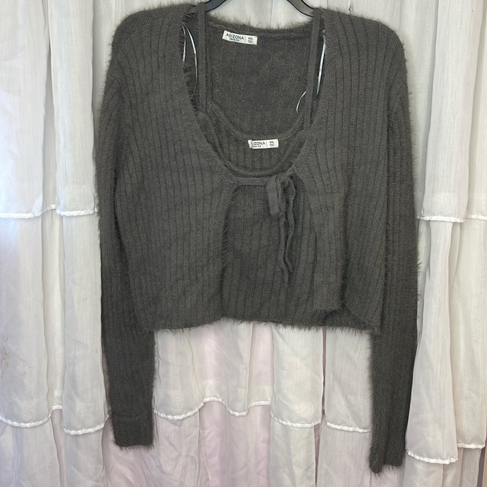 Arizona jean co Two Set Crop Top
Size:XXL color: Gray